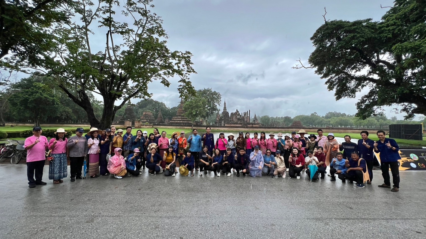 พช.สุโขทัย จัดใหญ่!! กิจกรรมเนื่องในโอกาสวันคล้ายวันก่อตั้งกรมการพัฒนาชุมชนครบรอบ 61 ปี