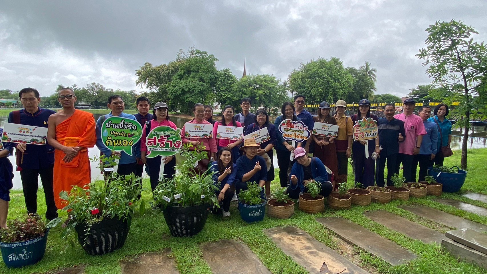 พช.สุโขทัย จัดใหญ่!! กิจกรรมเนื่องในโอกาสวันคล้ายวันก่อตั้งกรมการพัฒนาชุมชนครบรอบ 61 ปี