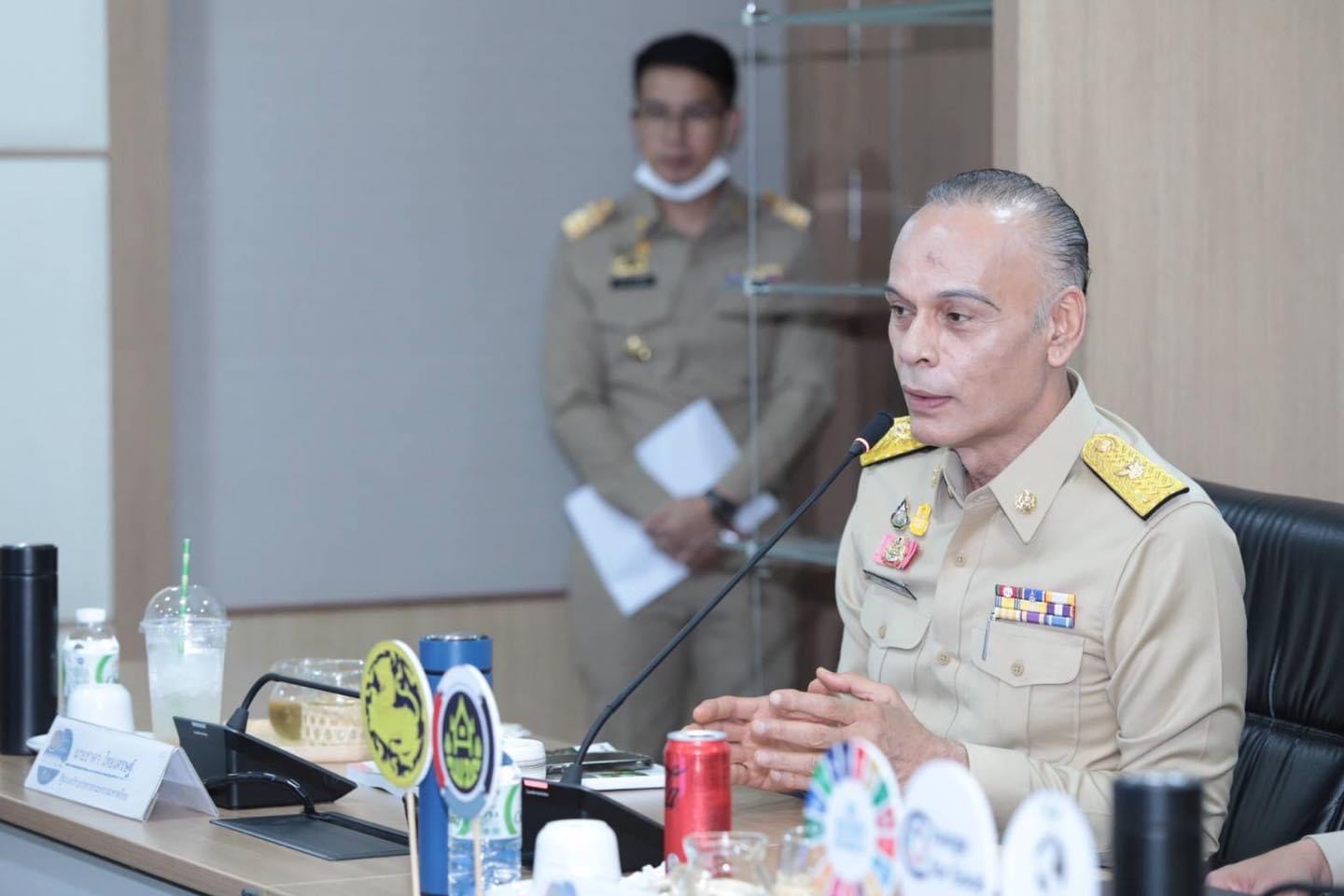 🙏พช.สุโขทัย ร่วมประชุมรับนโยบาย เนื่องในโอกาส มท.1 เยี่ยมกรมการพัฒนาชุมชน ย้ำคน พช. ต้องบำบัดทุกข์ บำรุงสุขให้พี่น้องประชาชน