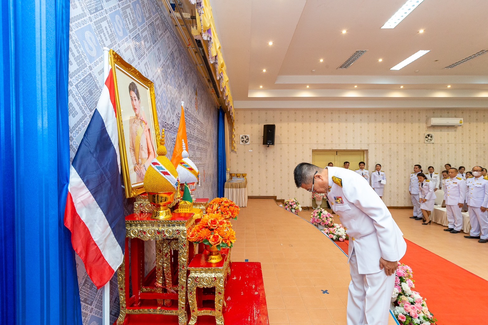 🦋จังหวัดสุโขทัย จัดพิธีมอบแบบลายผ้าพระราชทาน “ผ้าลายสิริวชิราภรณ์” “ผ้าลายชบาปัตตานี” และเครื่องหมายรับรองสินค้าแฟชั่นและหัตถกรรมพระราชทาน “Sustainable Fashion : แฟชั่นแห่งความยั่งยืน”