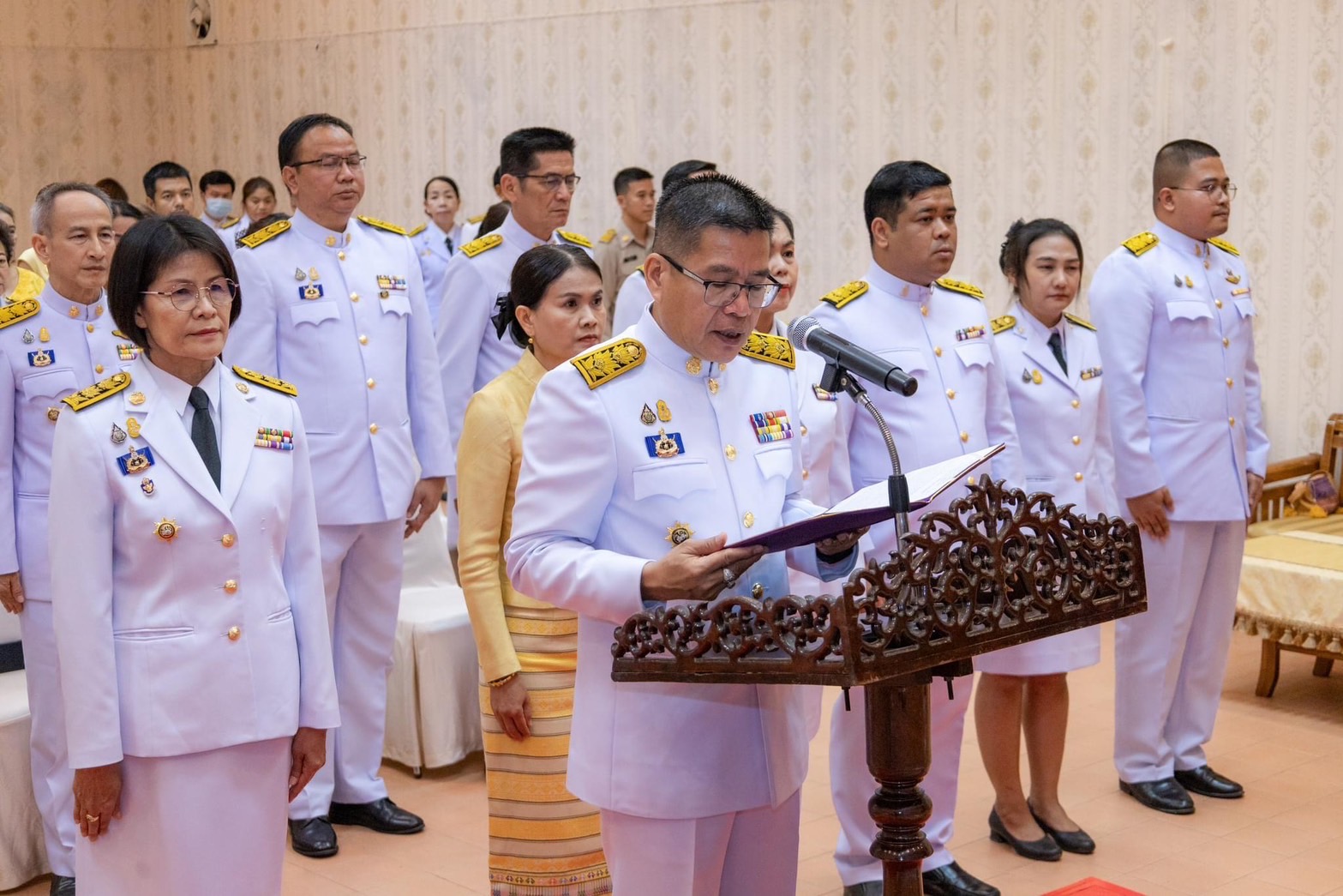 🦋จังหวัดสุโขทัย จัดพิธีมอบแบบลายผ้าพระราชทาน “ผ้าลายสิริวชิราภรณ์” “ผ้าลายชบาปัตตานี” และเครื่องหมายรับรองสินค้าแฟชั่นและหัตถกรรมพระราชทาน “Sustainable Fashion : แฟชั่นแห่งความยั่งยืน”