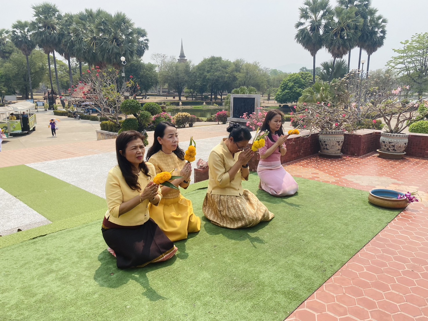 ผู้ตรวจราชการกรมการพัฒนาชุมชนเขตตรวจราชการที่ 17 กลุ่มจังหวัดภาคเหนือตอนล่าง 1 ลงพื้นที่ตรวจราชการจังหวัดสุโขทัย