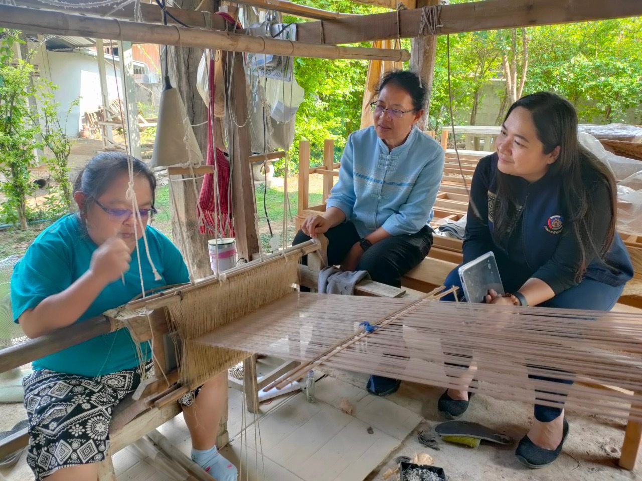 รองผู้ว่าราชการจังหวัดสุโขทัย พร้อมด้วยนางสาววริศรา โสภาค ผู้ตรวจราชการกรมการพัฒนาชุมชนเขตตรวจราชการที่ 17 กลุ่มจังหวัดภาคเหนือตอนล่าง 1 ลงพื้นที่ตรวจราชการจังหวัดสุโขทัย