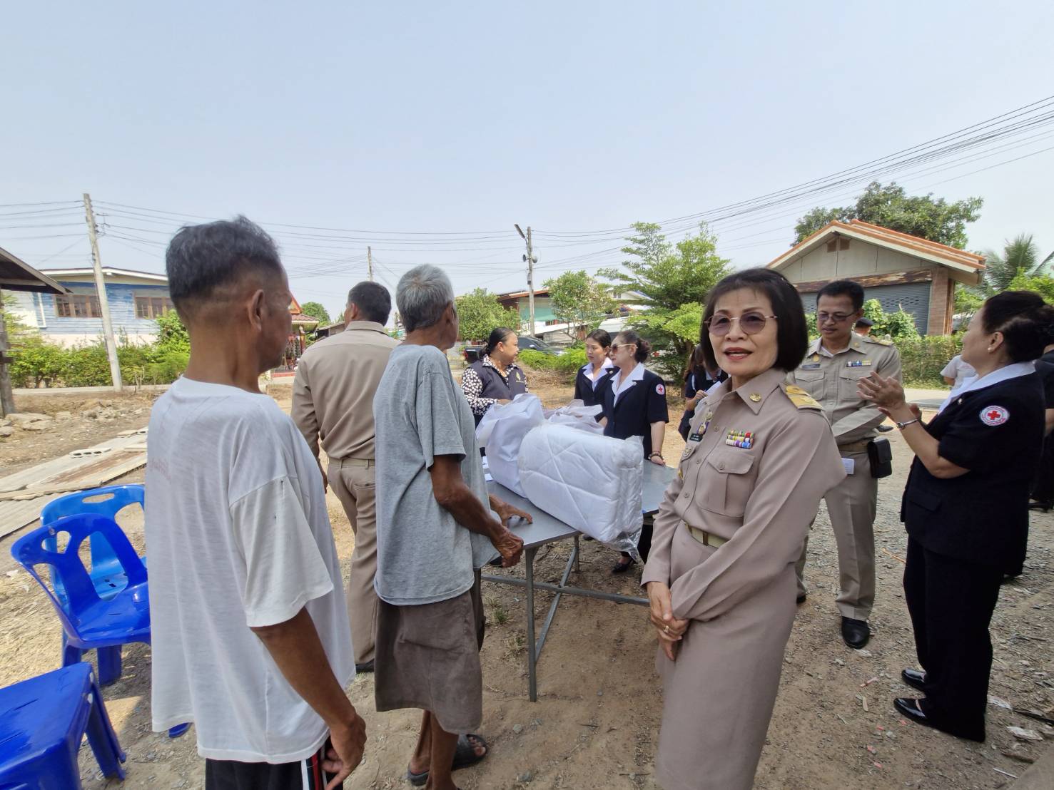 พช.สุโขทัย ร่วมกิจกรรมโครงการ “หน่วยบำบัดทุกข์ บำรุงสุข สร้างรอยยิ้มให้ประชาชน” จังหวัดเคลื่อนที่ ในพื้นที่อำเภอกงไกรลาศ