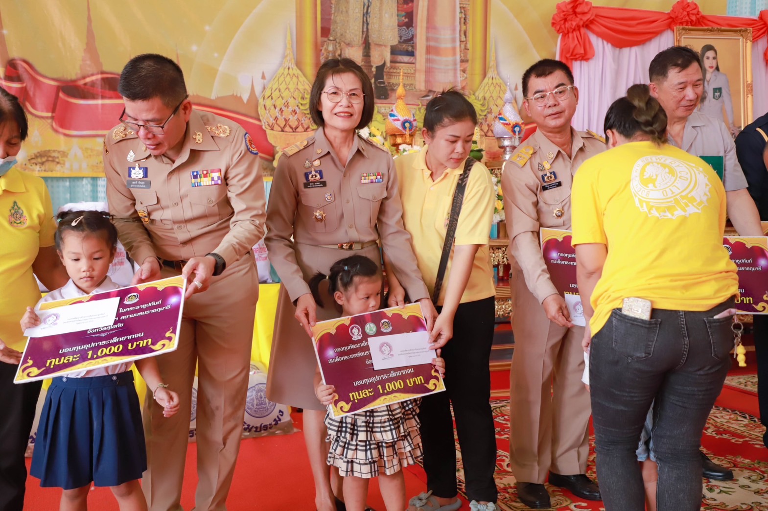 พช.สุโขทัย ร่วมกิจกรรมโครงการ “หน่วยบำบัดทุกข์ บำรุงสุข สร้างรอยยิ้มให้ประชาชน” จังหวัดเคลื่อนที่ ในพื้นที่อำเภอกงไกรลาศ