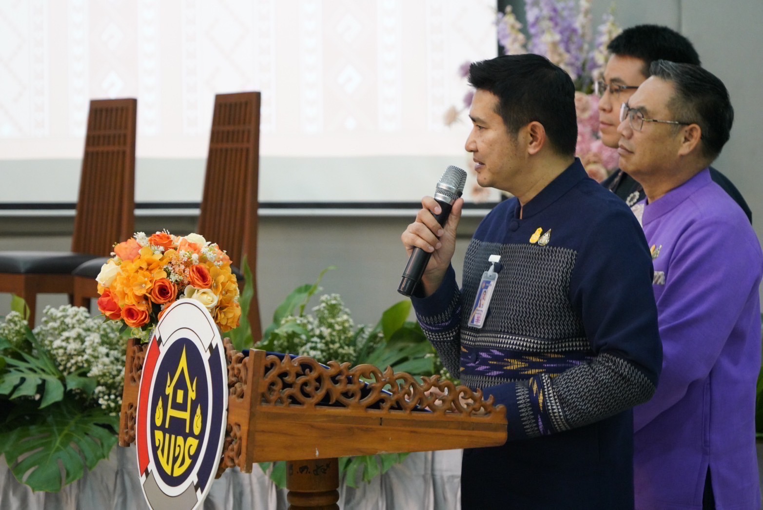 อบรมเชิงปฏิบัติการพัฒนาศักยภาพผู้ผลิต ผู้ประกอบการ OTOP ประเภทผ้าและเครื่องแต่งกาย ช่างทอผ้าและงานหัตถกรรม (Coaching) ผ้าลายพระราชทาน “ผ้าลายสิริวชิราภรณ์”