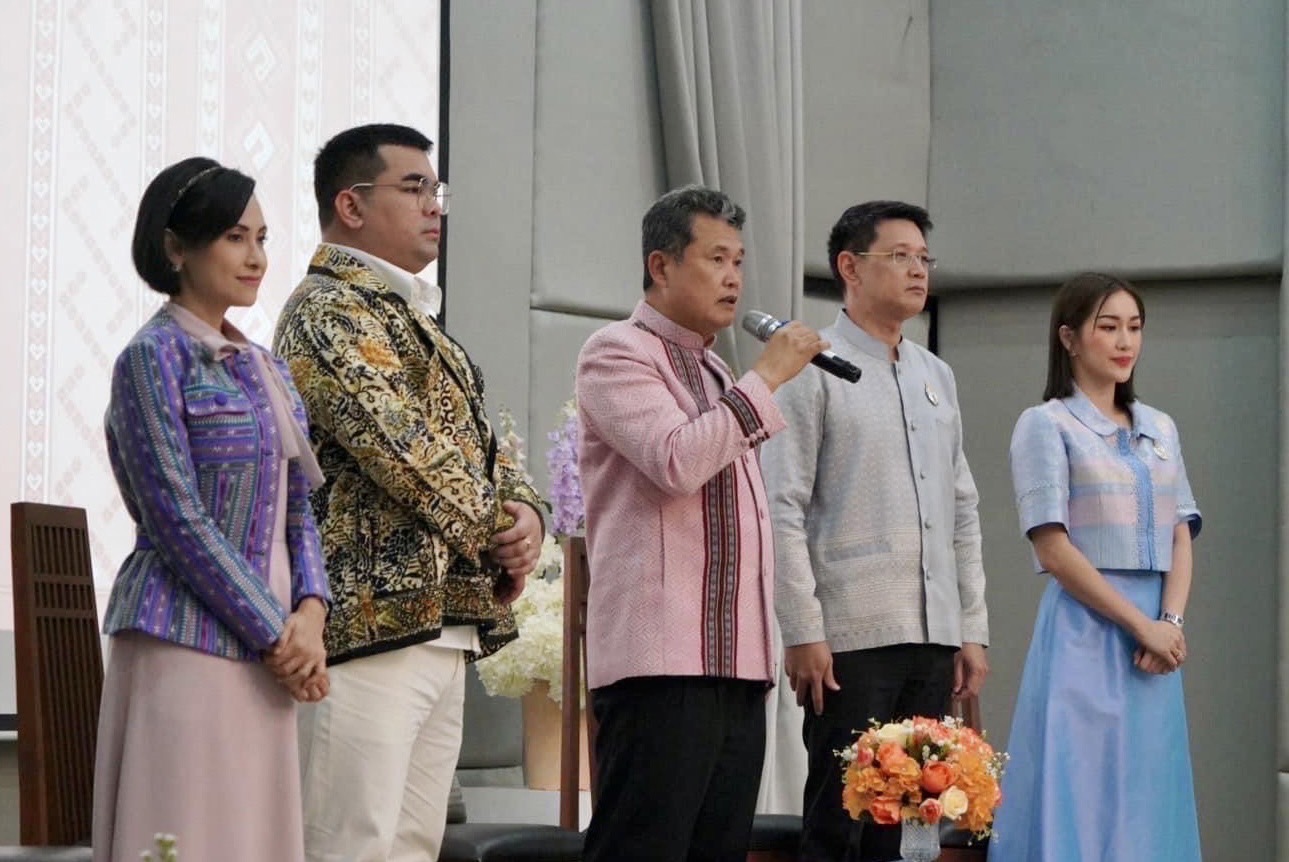 อบรมเชิงปฏิบัติการพัฒนาศักยภาพผู้ผลิต ผู้ประกอบการ OTOP ประเภทผ้าและเครื่องแต่งกาย ช่างทอผ้าและงานหัตถกรรม (Coaching) ผ้าลายพระราชทาน “ผ้าลายสิริวชิราภรณ์”