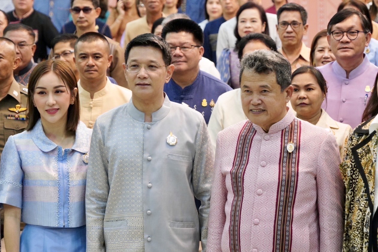 อบรมเชิงปฏิบัติการพัฒนาศักยภาพผู้ผลิต ผู้ประกอบการ OTOP ประเภทผ้าและเครื่องแต่งกาย ช่างทอผ้าและงานหัตถกรรม (Coaching) ผ้าลายพระราชทาน “ผ้าลายสิริวชิราภรณ์”