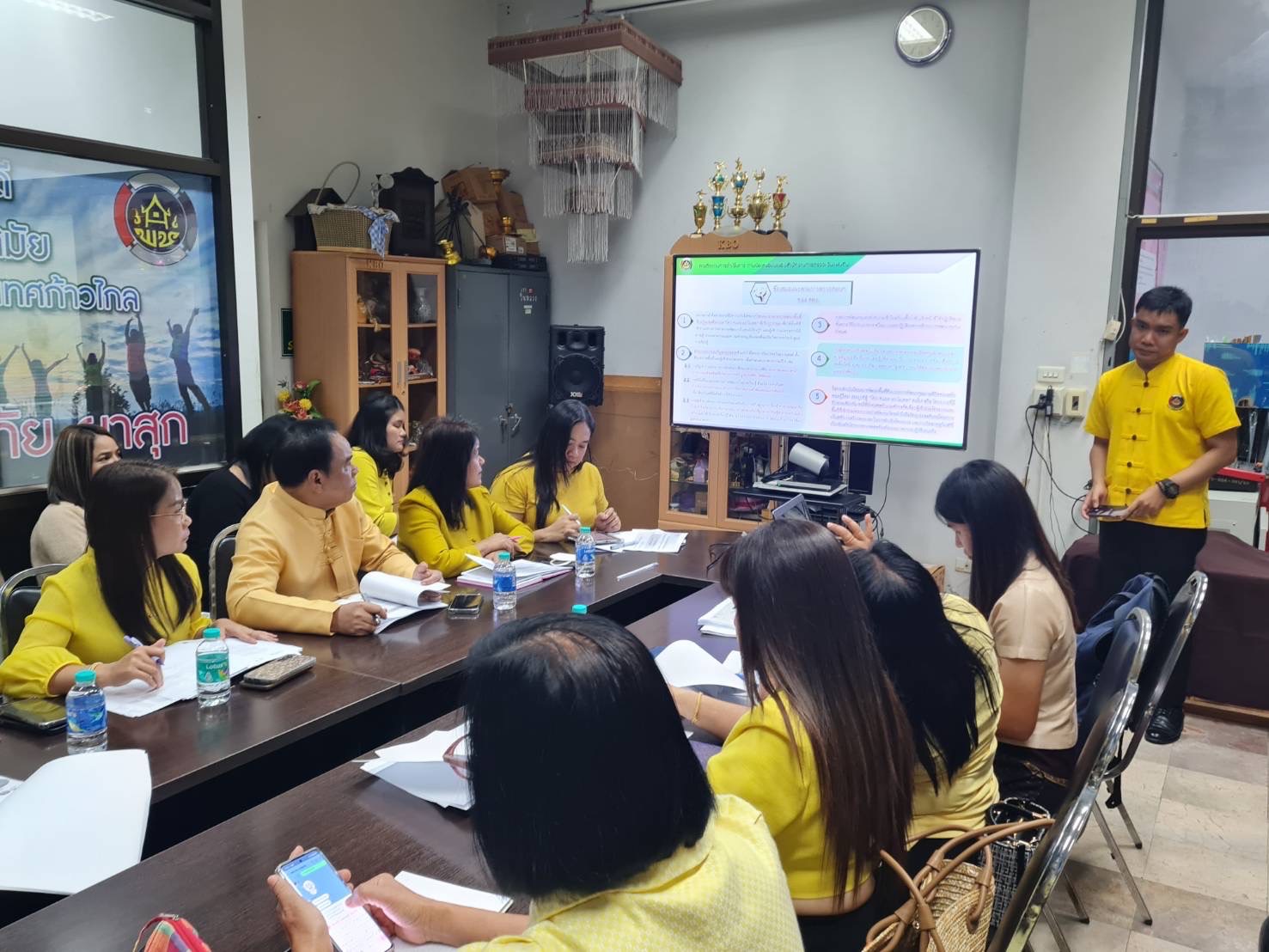 พช.สุโขทัย ให้การต้อนรับและนำเสนอข้อมูล ประเด็นการดำเนินการตามข้อเสนอแนะของสำนักงานการตรวจเงินแผ่นดิน โดยคณะติดตามฯ ของผู้บริหารกรมการพัฒนาชุมชน กระทรวงมหาดไทย