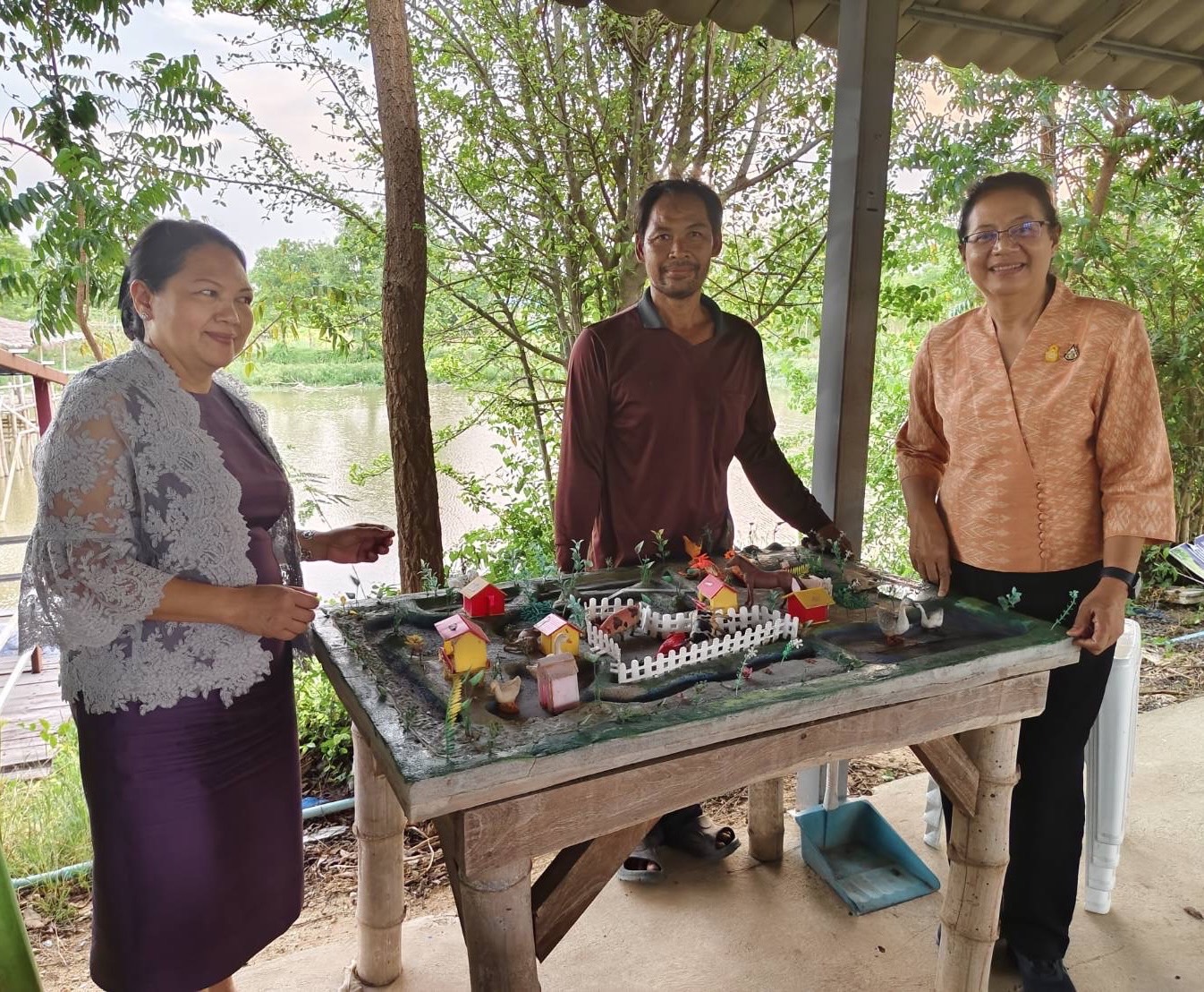 🌈ผู้ตรวจราชการ กรมการพัฒนาชุมชน เขตตรวจราชการที่ 17 ลงพื้นที่ศูนย์เรียนรู้ชุมชนต้นแบบฯ ที่ได้รับงบประมาณในการพัฒนาต่อยอดสู่การเป็นโคก หนอง นา อารยเกษตร จังหวัดสุโขทัย