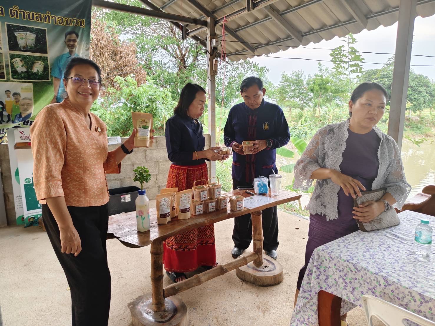 🌈ผู้ตรวจราชการ กรมการพัฒนาชุมชน เขตตรวจราชการที่ 17 ลงพื้นที่ศูนย์เรียนรู้ชุมชนต้นแบบฯ ที่ได้รับงบประมาณในการพัฒนาต่อยอดสู่การเป็นโคก หนอง นา อารยเกษตร จังหวัดสุโขทัย