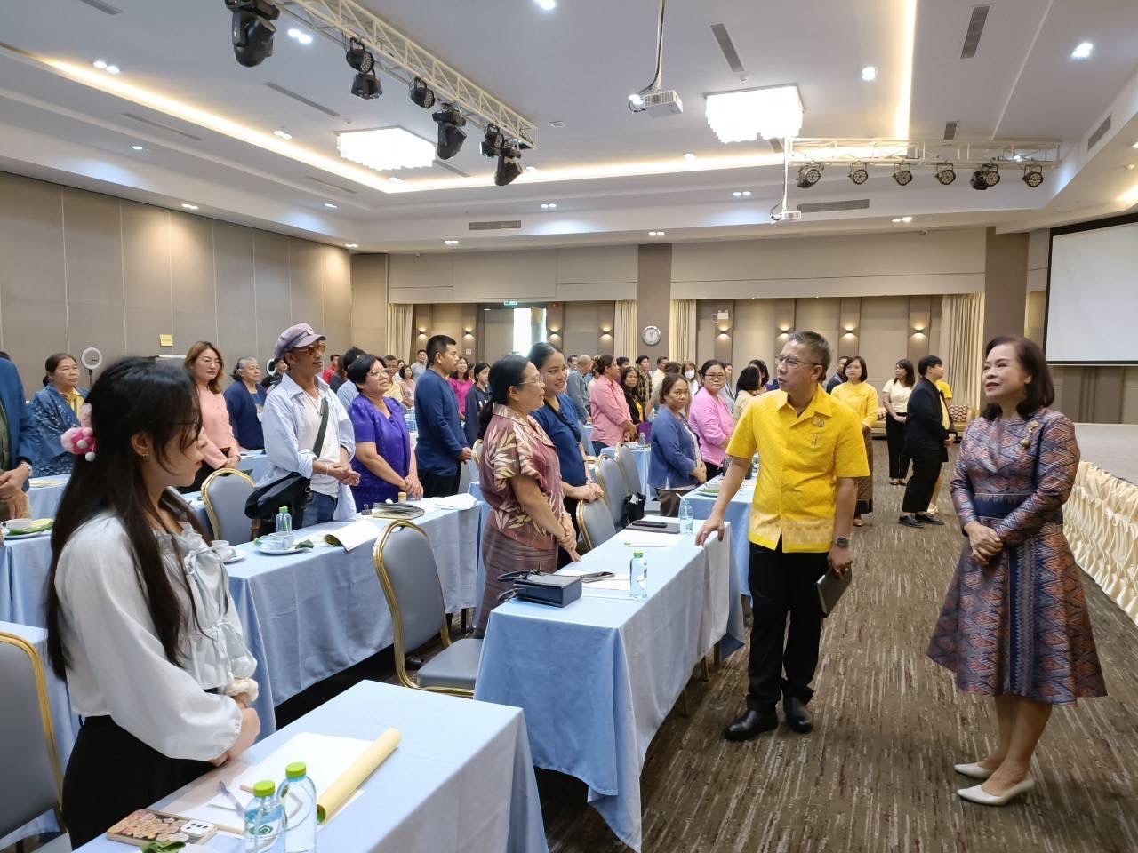 ร่วมโครงการส่งเสริมและพัฒนาการค้าการลงทุนทั้งภายในและระหว่างประเทศให้เป็นระบบ กิจกรรมหลัก พัฒนาผลิตภัณฑ์ OTOP และส่งเสริมการตลาดเชิงรุก กลุ่มจังหวัดภาคเหนือตอนล่าง1