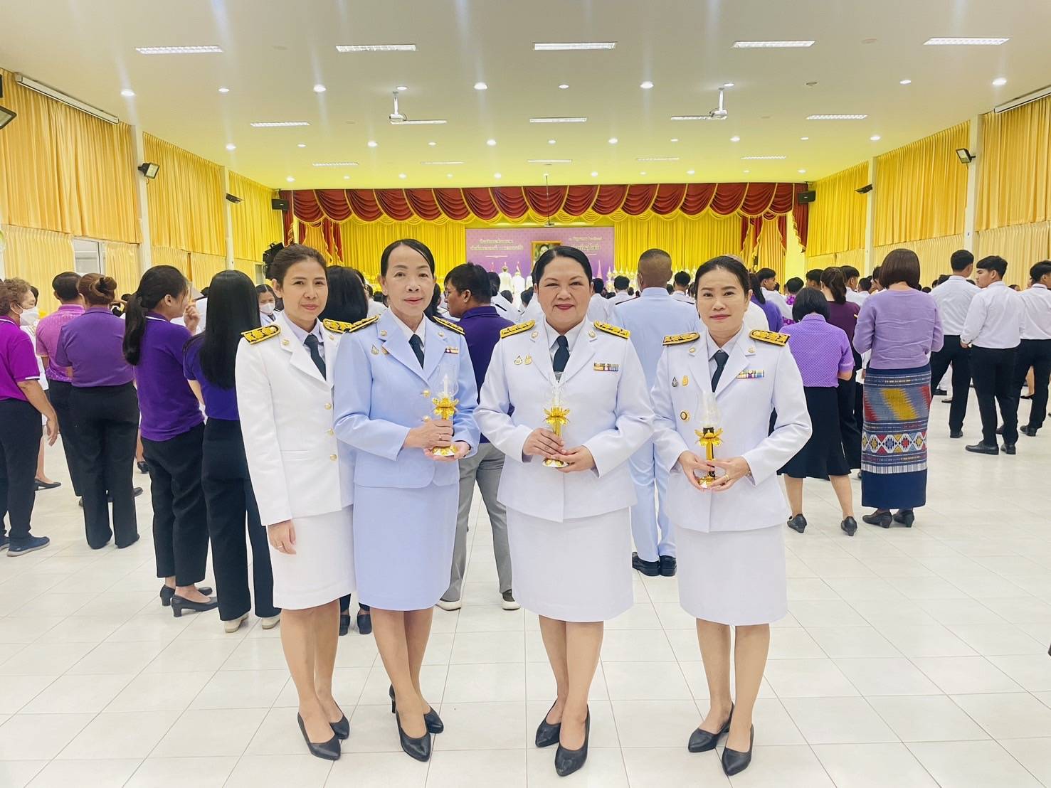 พัฒนาชุมชนสุโขทัย ร่วมพิธีถวายเครืองราชสักการะและวางพานพุ่ม และพิธีจุดเทียนถวายพระพรชัยมงคล