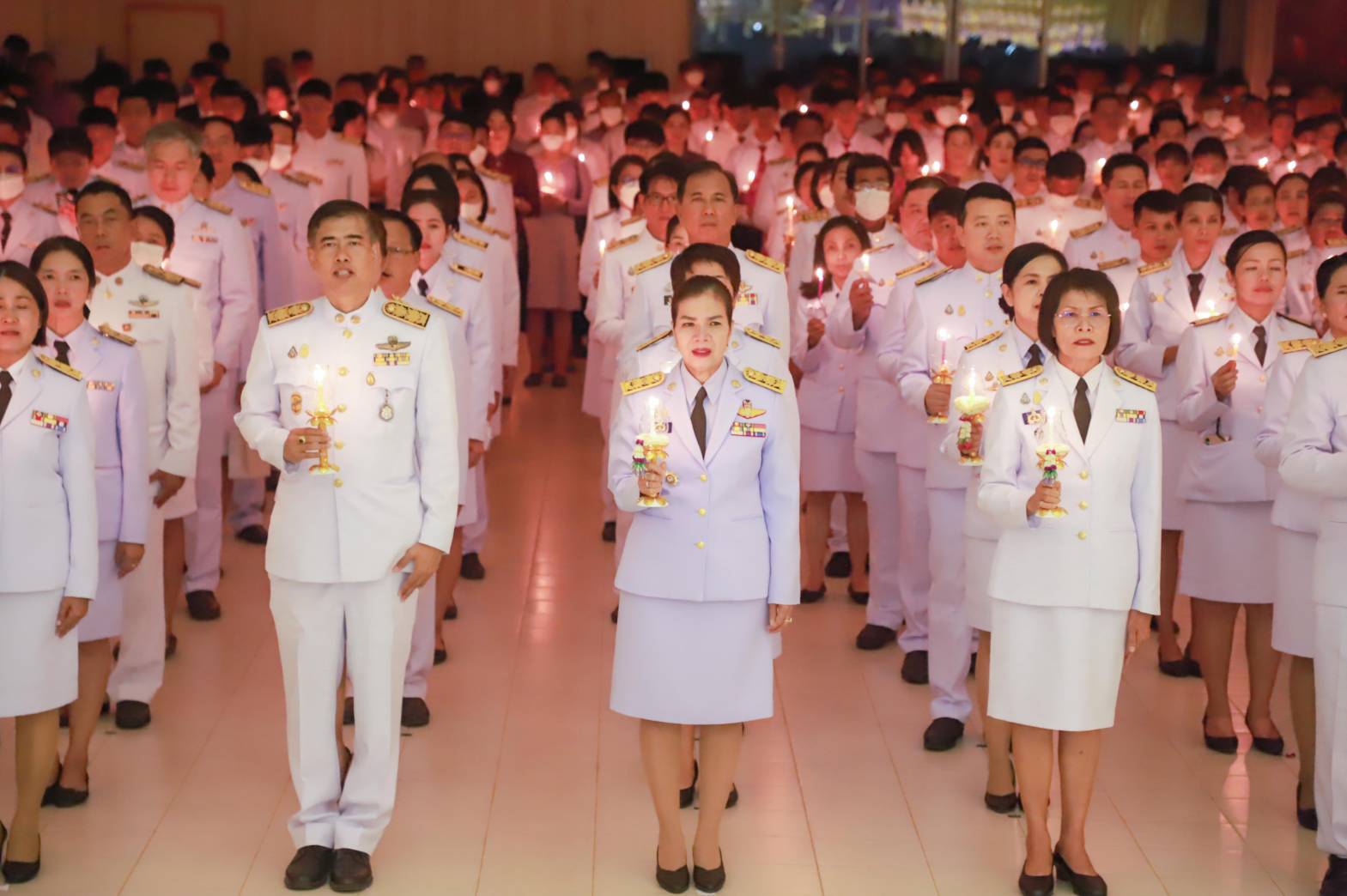พัฒนาชุมชนสุโขทัย ร่วมพิธีถวายเครืองราชสักการะและวางพานพุ่ม และพิธีจุดเทียนถวายพระพรชัยมงคล