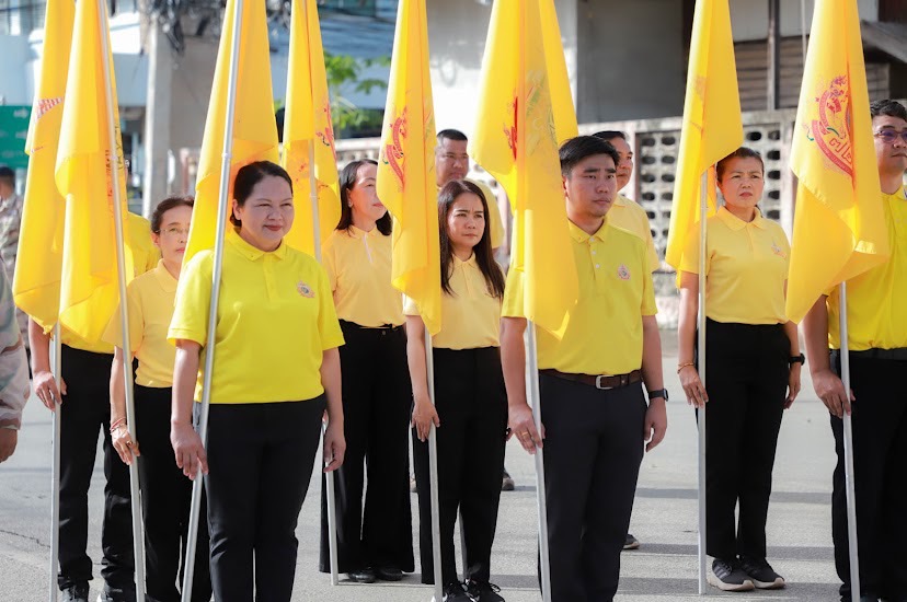 พช.สุโขทัย ร่วมพิธีส่งมอบธงตราสัญลักษณ์ฯ ให้กับจังหวัดกำแพงเพชร ในกิจกรรมเดิน วิ่ง ปั่น ธงตราสัญลักษณ์งานเฉลิมพระเกียรติ พระบาทสมเด็จพระเจ้าอยู่หัวฯ