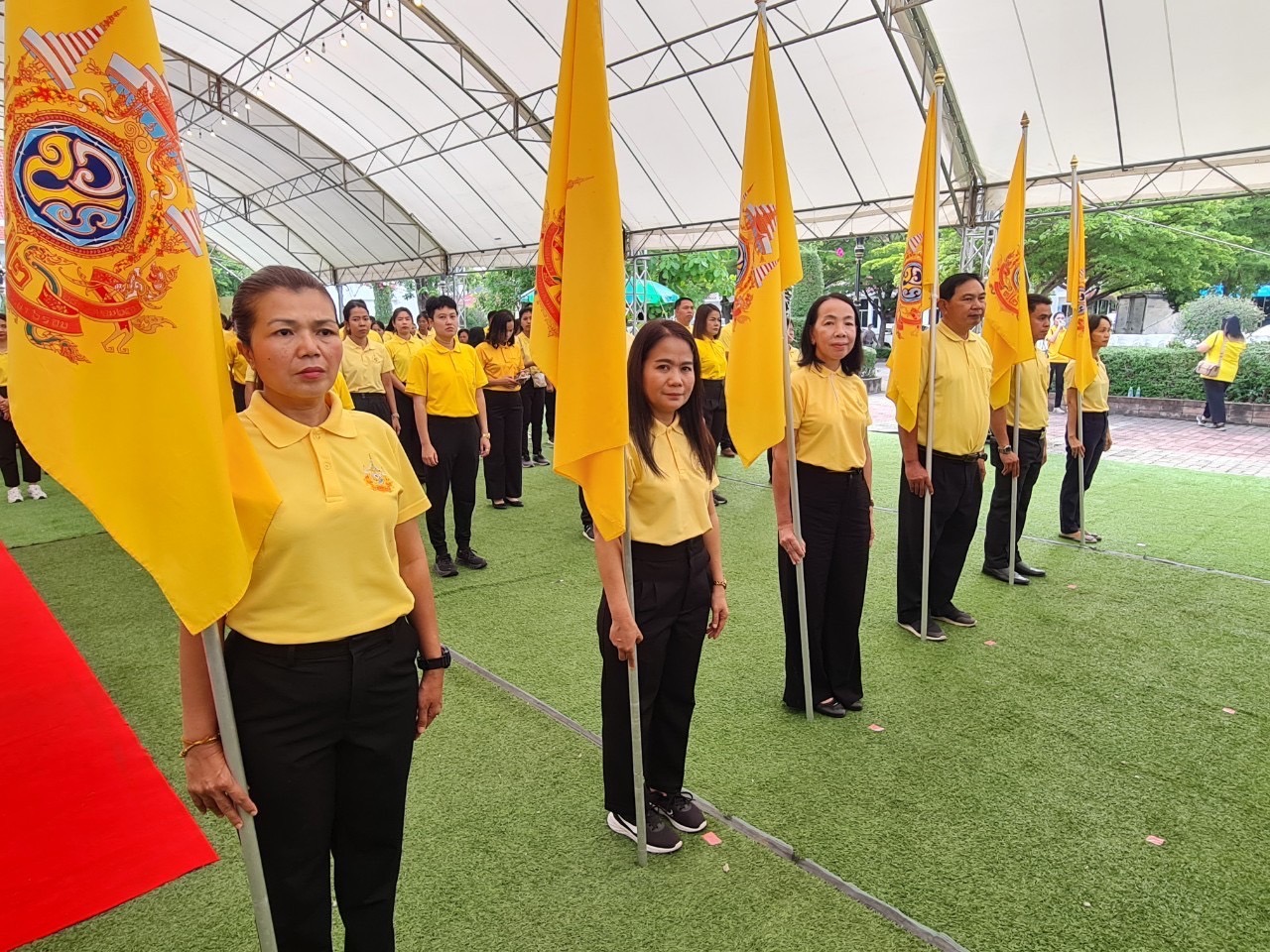 พช.สุโขทัย ร่วมพิธีส่งมอบธงตราสัญลักษณ์ฯ ให้กับจังหวัดกำแพงเพชร ในกิจกรรมเดิน วิ่ง ปั่น ธงตราสัญลักษณ์งานเฉลิมพระเกียรติ พระบาทสมเด็จพระเจ้าอยู่หัวฯ