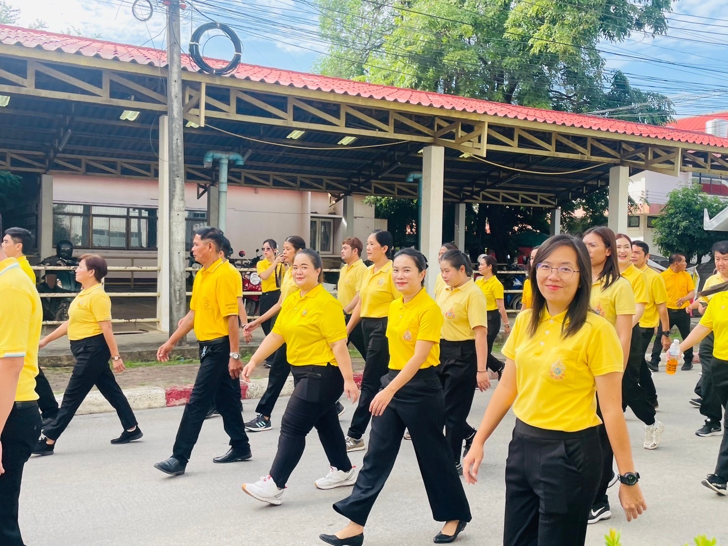 พช.สุโขทัย ร่วมพิธีส่งมอบธงตราสัญลักษณ์ฯ ให้กับจังหวัดกำแพงเพชร ในกิจกรรมเดิน วิ่ง ปั่น ธงตราสัญลักษณ์งานเฉลิมพระเกียรติ พระบาทสมเด็จพระเจ้าอยู่หัวฯ