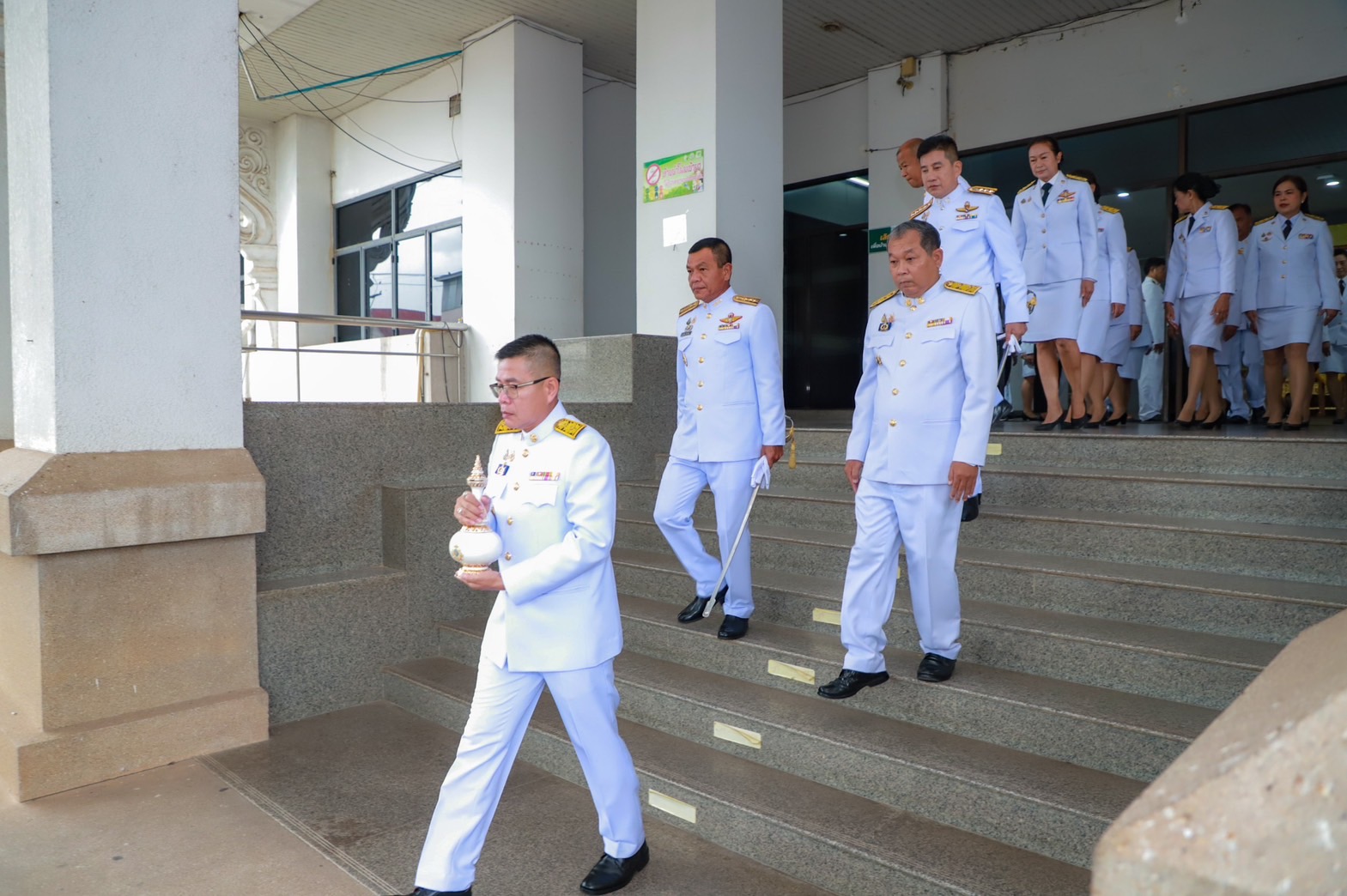 พช.สุโขทัย ร่วมพิธีเชิญน้ำพระพุทธมนต์ศักดิ์สิทธิ์ด้วยความเรียบร้อยและสมพระเกียรติ