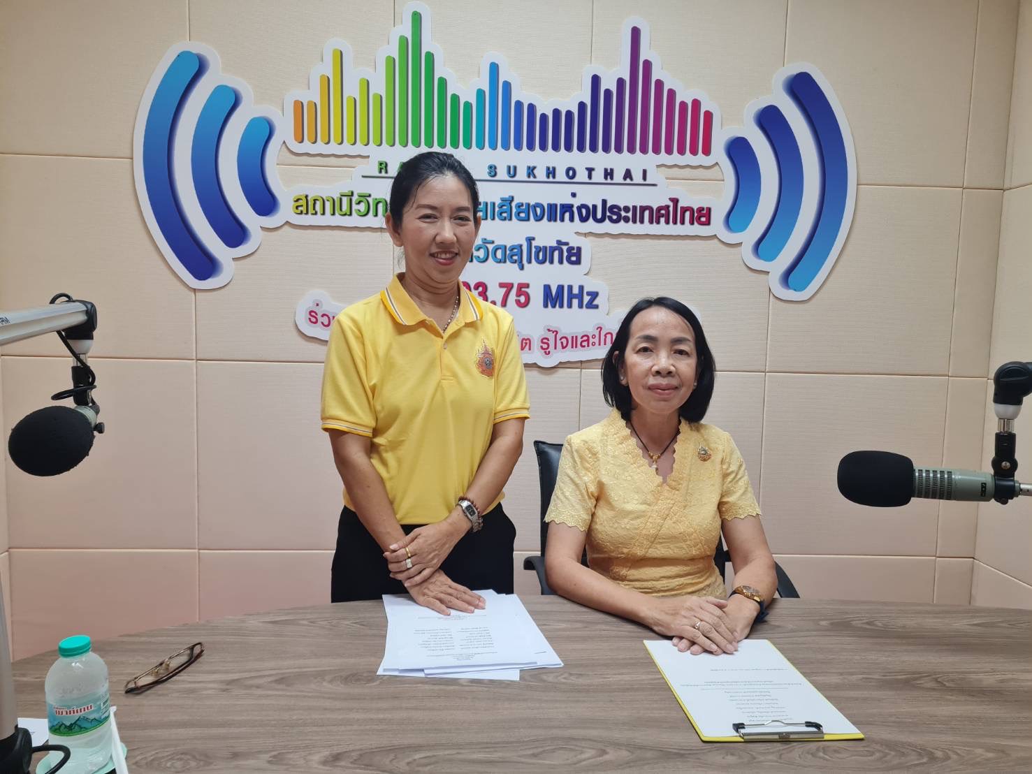 พช.สุโขทัย ร่วมบันทึกเสียงถวายพระพร เนื่องในวันเฉลิมพระชนมพรรษา สมเด็จพระนางเจ้าสิริกิติ์ พระบรมราชินีนาถพระบรมราชชนนีพันปีหลวง