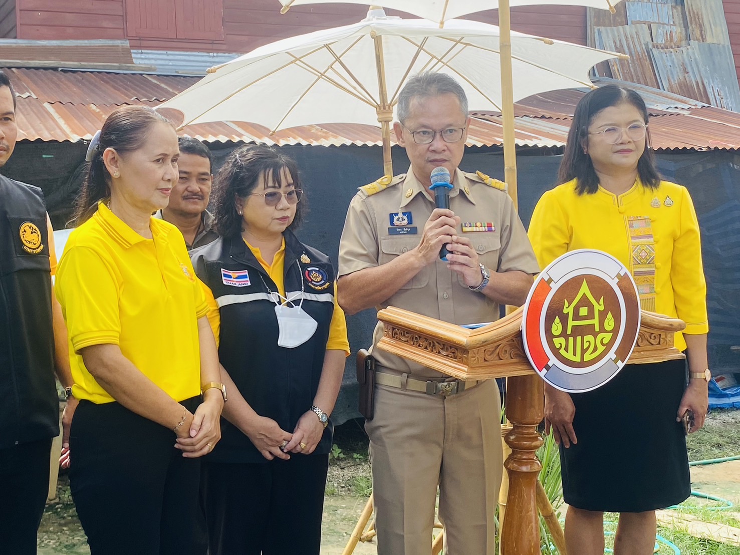 จังหวัดสุโขทัย ส่งมอบบ้านโครงการ “บ้านห่วงใยจากใจ GLO ประจำปี 2566” และสิ่งของจำเป็นแก่ครัวเรือนเป้าหมาย TPMAP