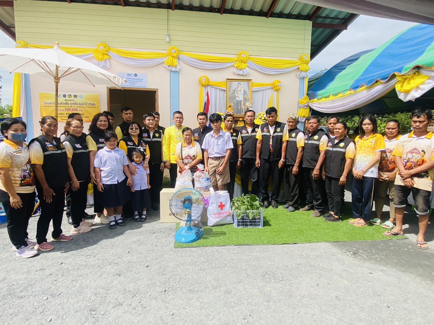 จังหวัดสุโขทัย ส่งมอบบ้านโครงการ “บ้านห่วงใยจากใจ GLO ประจำปี 2566” และสิ่งของจำเป็นแก่ครัวเรือนเป้าหมาย TPMAP