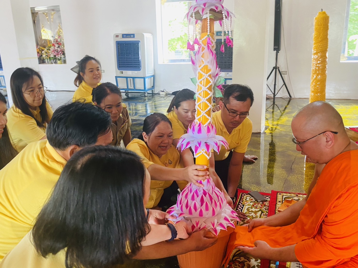 ส่งเสริมกิจกรรมองค์กรคุณธรรม ทำบุญถวายเทียนพรรษา เนื่องในเทศกาลวันเข้าพรรษา ประจำปี 2567