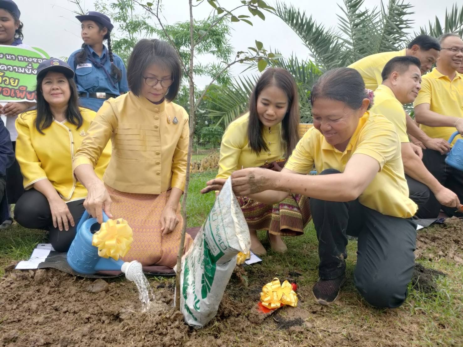 จังหวัดสุโขทัย ดำเนินโครงการโคก หนอง นา อารยเกษตร เฉลิมพระเกียรติพระบาทสมเด็จพระเจ้าอยู่หัว เนื่องในโอกาสพระราชพิธีมหามงคลเฉลิมพระชนมพรรษา 6 รอบ 28 กรกฎาคม 2567