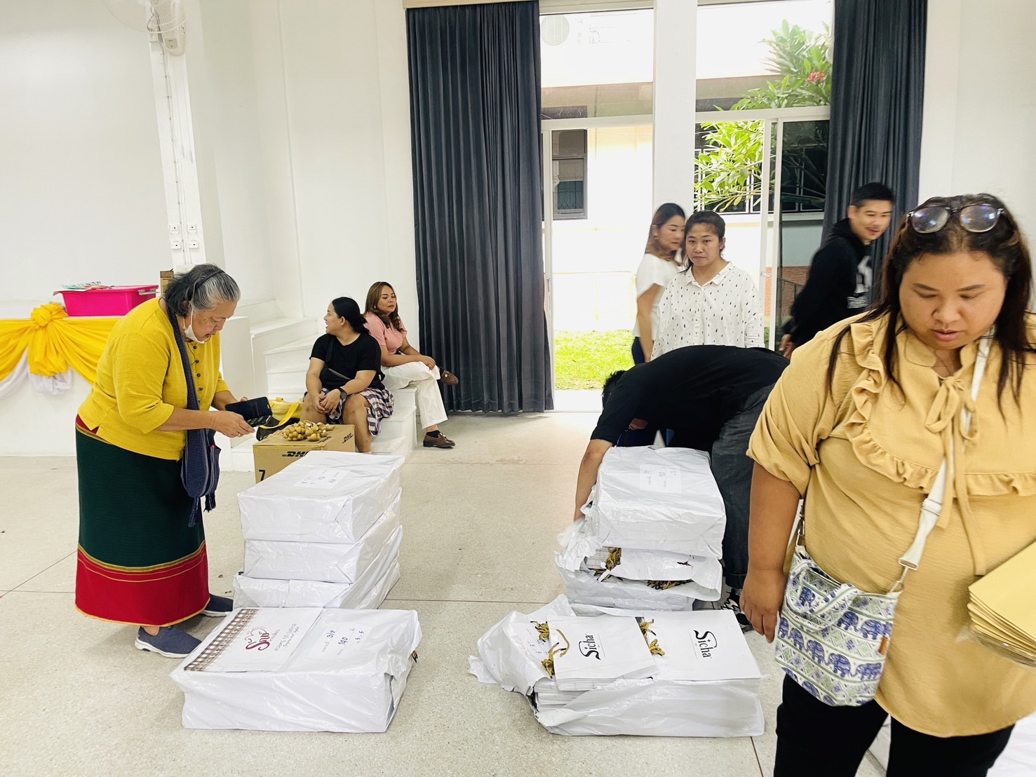 พช.สุโขทัย รับมอบพัสดุโครงการพัฒนายกระดับผลิตภัณฑ์ชุมชนผลิตภัณฑ์ OTOP และส่งเสริมการตลาดเชิงรุก กลุ่มจังหวัดภาคเหนือตอนล่าง 1