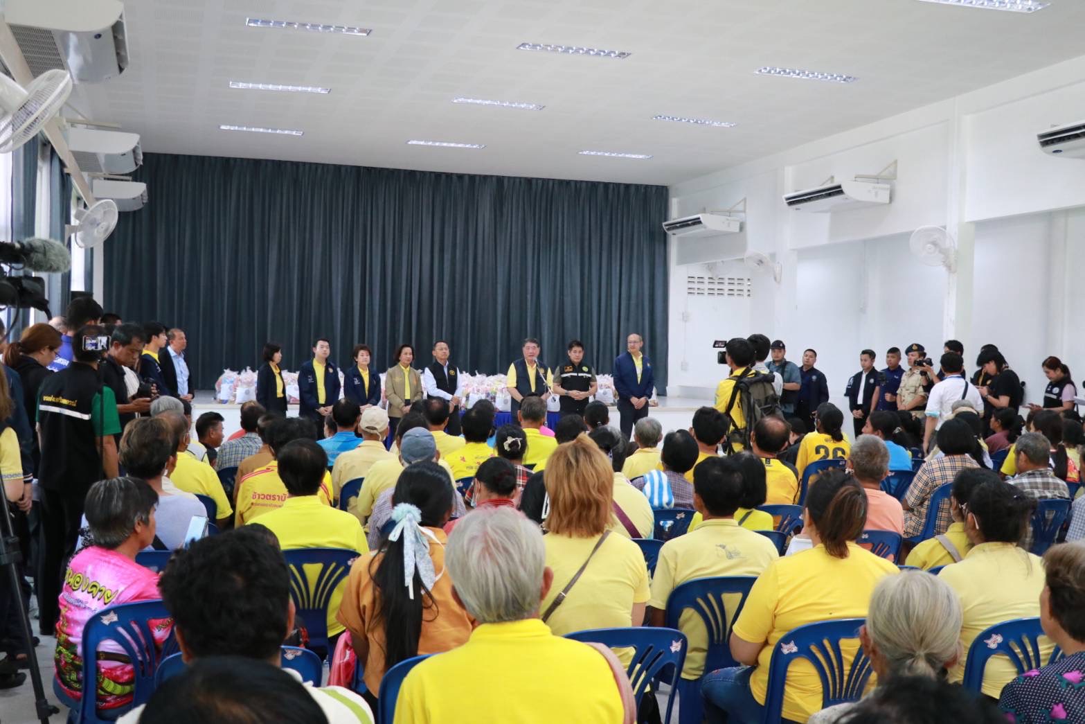 รองนายกรัฐมนตรี ตรวจติดตามสถานการณ์อุทกภัยจังหวัดสุโขทัยและตรวจเยี่ยมโรงครัวศูนย์ประสานช่วยเหลือผู้ประสบอุทกภัย พร้อมสั่งการทุกหน่วยงานสำรวจพื้นที่น้ำท่วม เร่งเยียวยาประชาชน