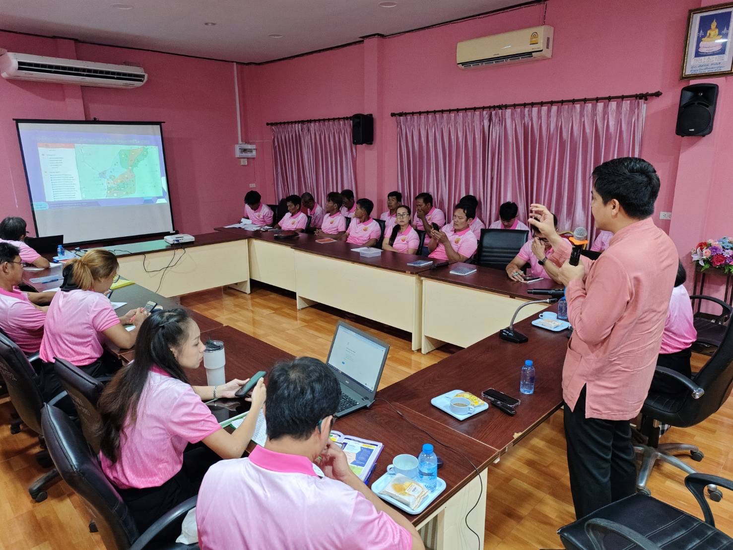 ประชุมสร้างความเข้าใจการดำเนินงานโครงการจัดตั้งศูนย์สารสนเทศตำบลต้นแบบฯ ประจำปี 2567