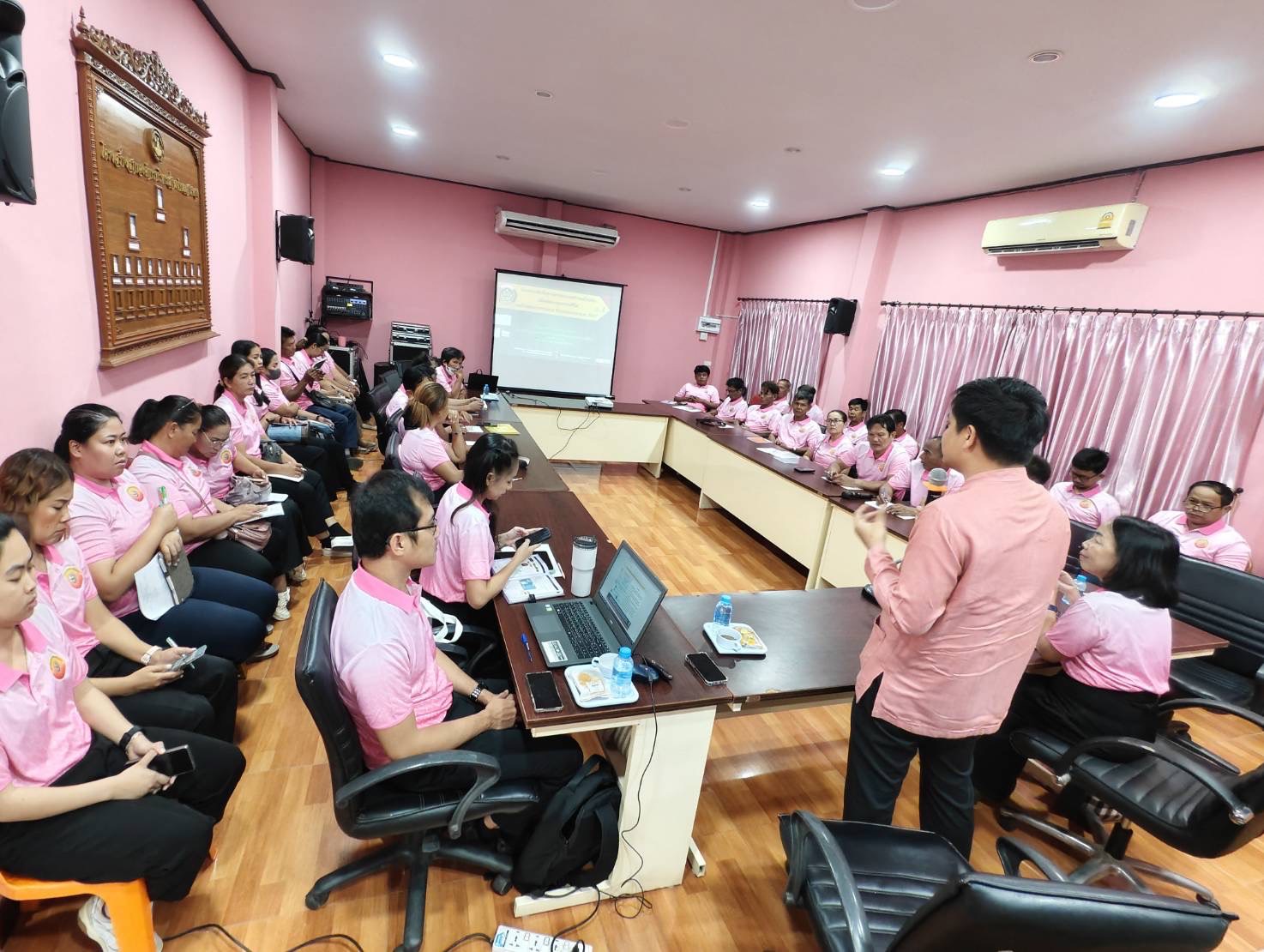 ประชุมสร้างความเข้าใจการดำเนินงานโครงการจัดตั้งศูนย์สารสนเทศตำบลต้นแบบฯ ประจำปี 2567