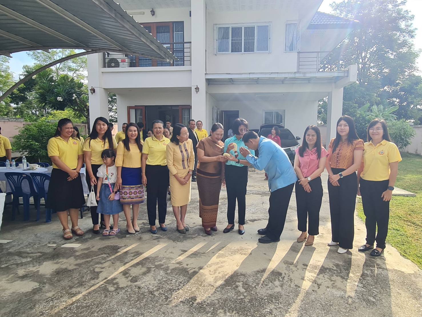 พช.สุโขทัย ร่วมส่ง นางสงวน มะเสนา รองผู้ว่าราชการจังหวัดสุโขทัย ในการเดินทางไปปฏิบัติราชการในตำแหน่งรองผู้ว่าราชการจังหวัดนครพนม