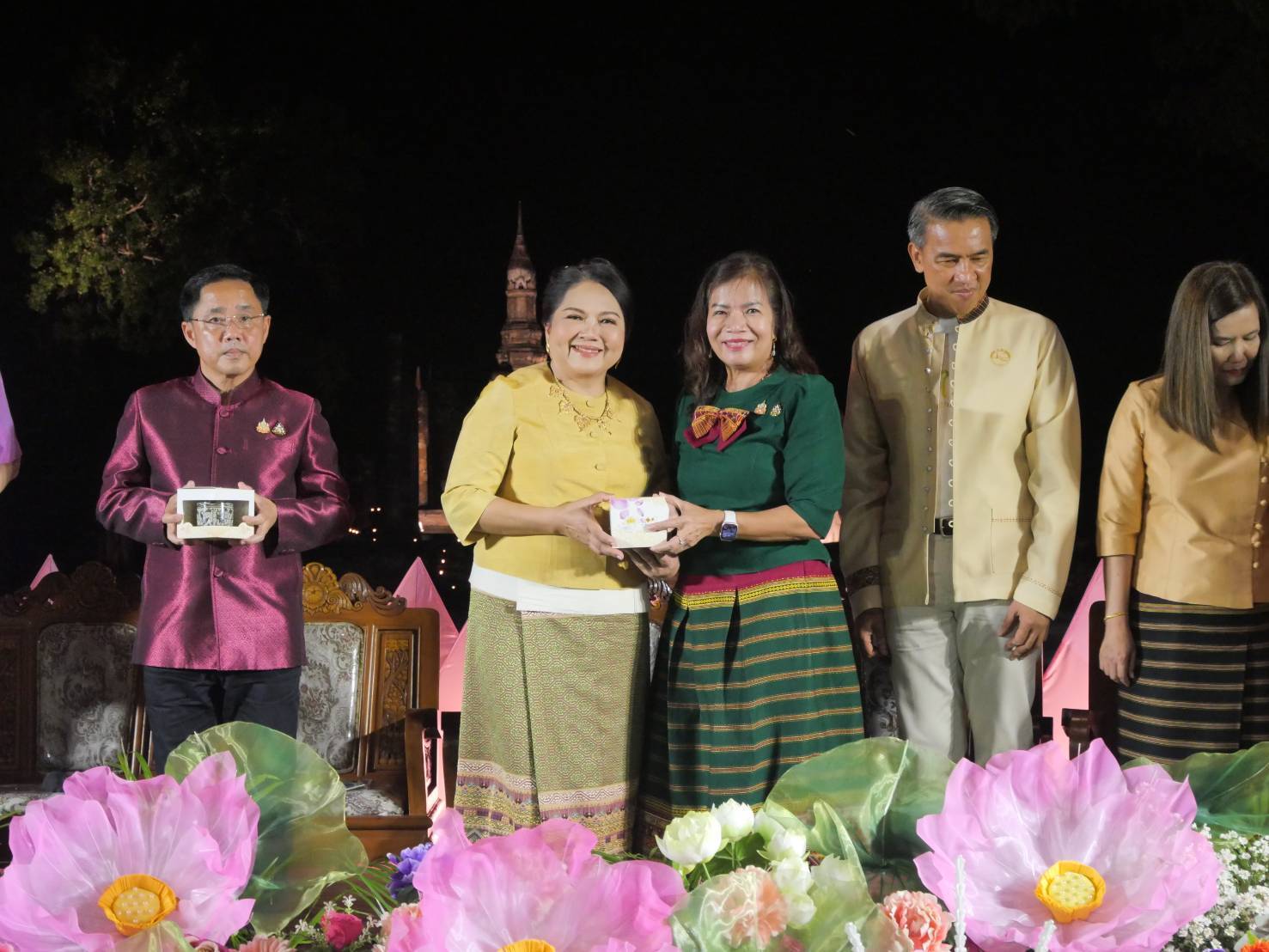 จังหวัดสุโขทัย แถลงข่าวการจัดงานประเพณีลอยกระทง เผาเทียน เล่นไฟ จังหวัดสุโขทัย ประจำปี 2567