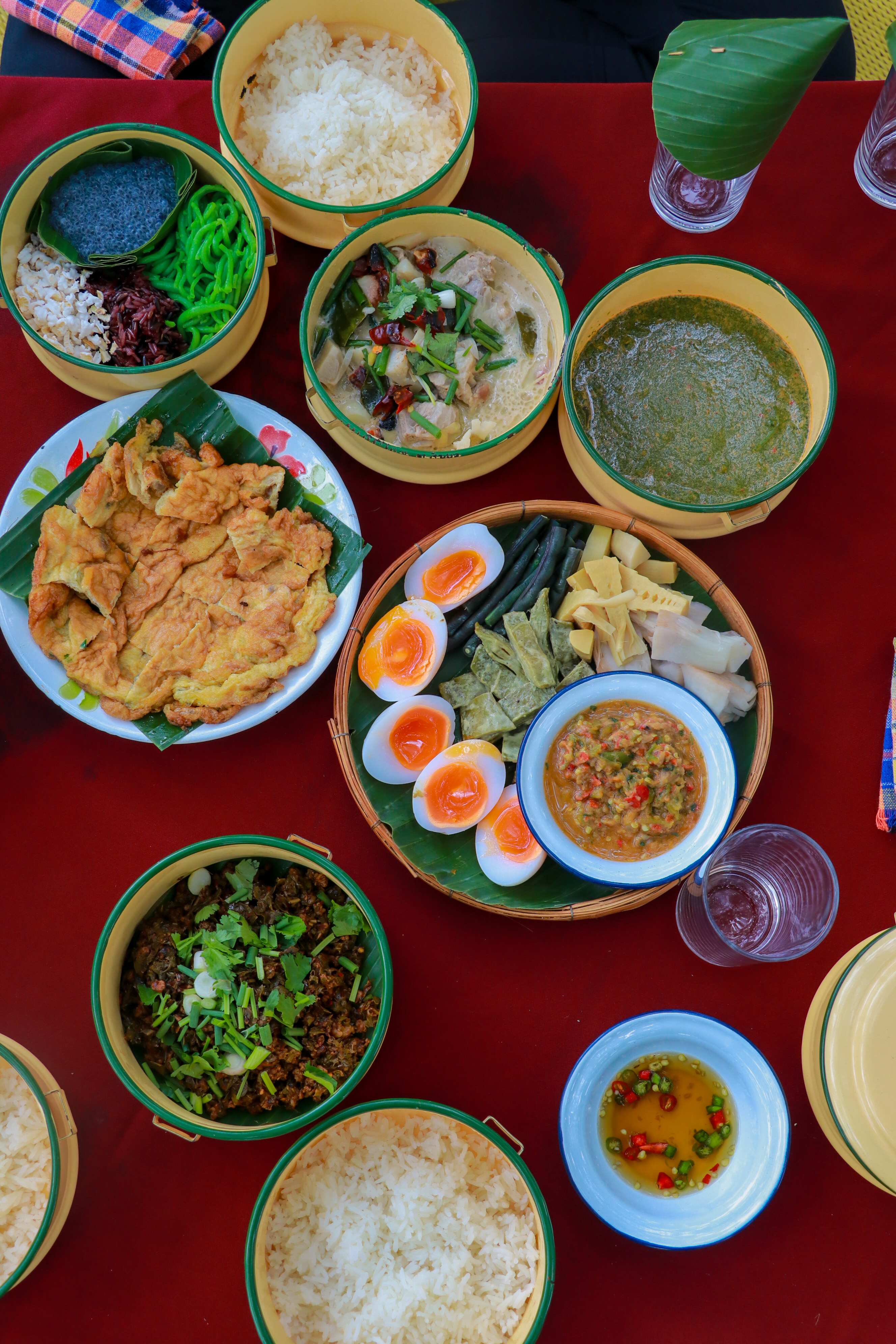 อพท.สุโขทัยจัดประชุมบูรณาการขับเคลื่อนการท่องเที่ยวจังหวัดสุโขทัย และลงพื้นที่รับฟังรายงานสรุปผลการดำเนินงานพัฒนาแหล่งท่องเที่ยวยั่งยืนต้นแบบ ตำบลเมืองเก่า จังหวัดสุโขทัย