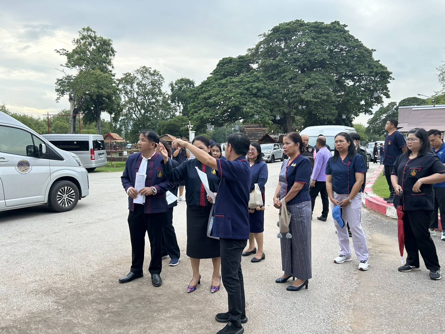 รองผู้ว่าราชการจังหวัดสุโขทัยลงพื้นที่ตรวจเยี่ยมความพร้อมในการจัดงานประเพณีลอยกระทง เผาเทียน เล่นไฟ จังหวัดสุโขทัย ประจำปี 2567