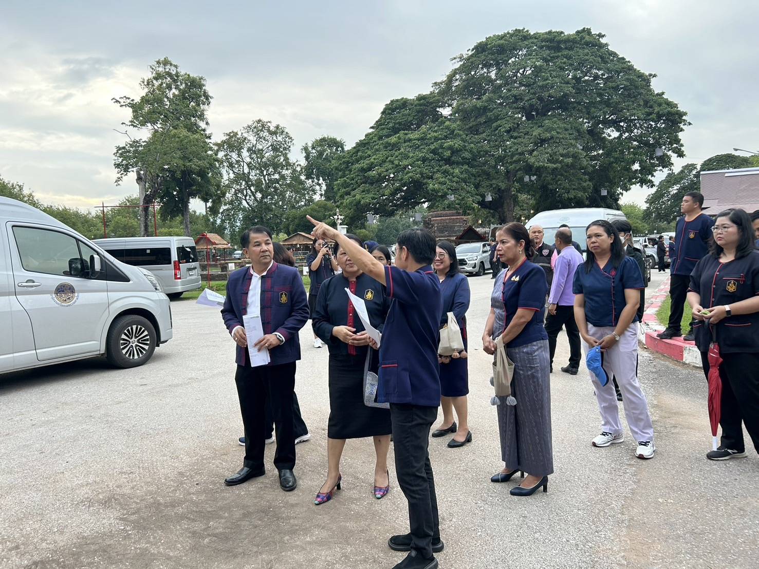 รองผู้ว่าราชการจังหวัดสุโขทัยลงพื้นที่ตรวจเยี่ยมความพร้อมในการจัดงานประเพณีลอยกระทง เผาเทียน เล่นไฟ จังหวัดสุโขทัย ประจำปี 2567