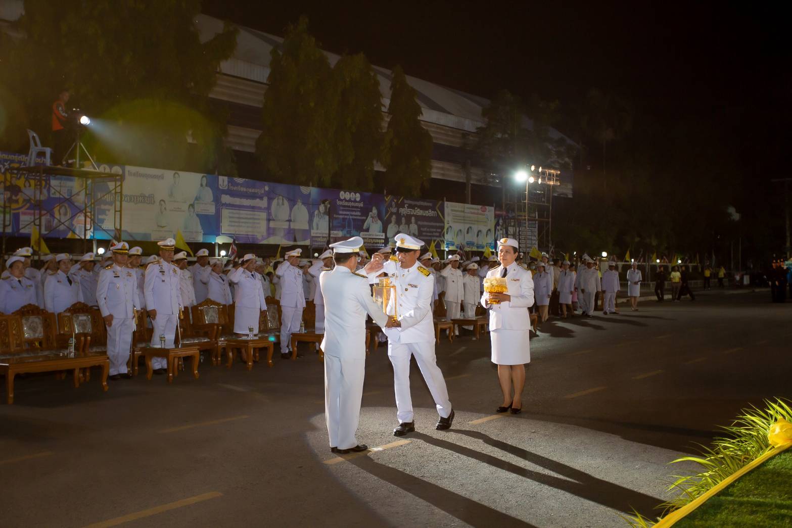 พัฒนาชุมชนสุโขทัยร่วมพิธีรับไฟพระฤกษ์และพระประทีปพระราชทาน เพื่อลอยเป็นปฐมฤกษ์ในงานประเพณีลอยกระทง เผาเทียน เล่นไฟ จังหวัดสุโขทัย ประจำปี 2567