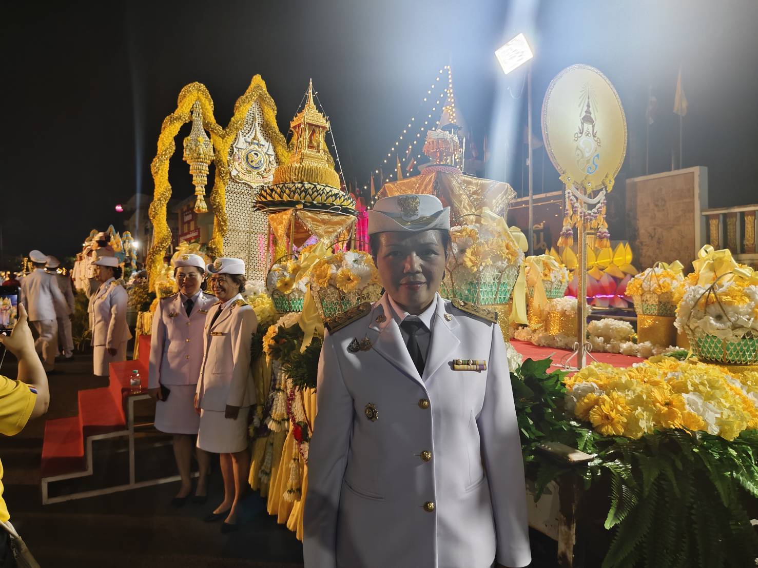 พัฒนาชุมชนสุโขทัยร่วมพิธีรับไฟพระฤกษ์และพระประทีปพระราชทาน เพื่อลอยเป็นปฐมฤกษ์ในงานประเพณีลอยกระทง เผาเทียน เล่นไฟ จังหวัดสุโขทัย ประจำปี 2567