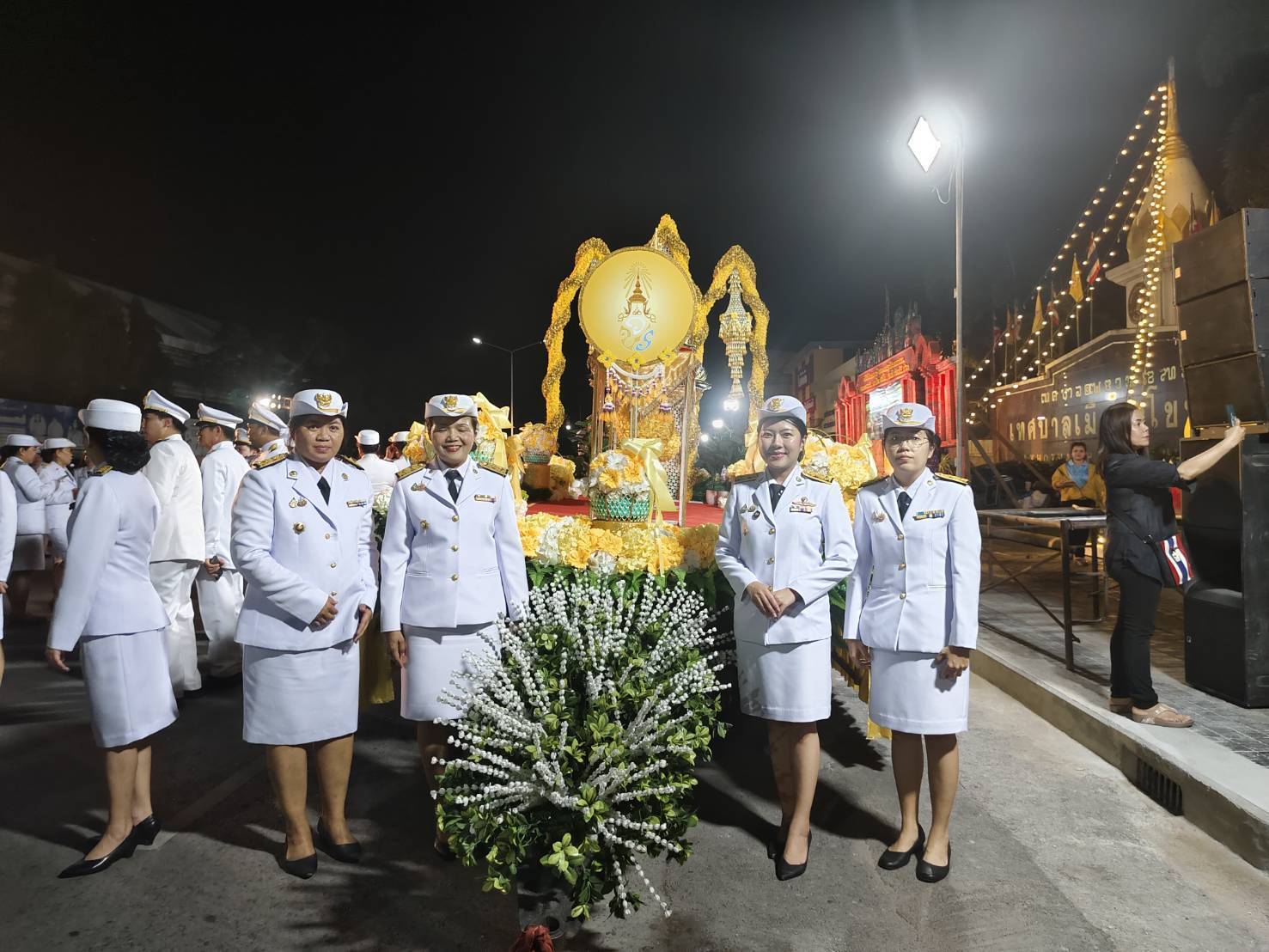 พัฒนาชุมชนสุโขทัยร่วมพิธีรับไฟพระฤกษ์และพระประทีปพระราชทาน เพื่อลอยเป็นปฐมฤกษ์ในงานประเพณีลอยกระทง เผาเทียน เล่นไฟ จังหวัดสุโขทัย ประจำปี 2567