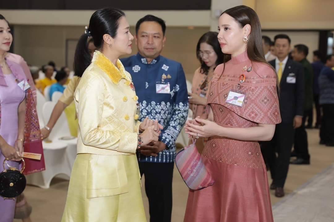 พิธีเปิดงาน Silk Festival 2024 สู่การพัฒนาที่ยั่งยืน ภายใต้แนวคิด Silk Success Sustainability ต่อยอดภูมิปัญญาผ้าไทย เพื่อยกระดับสู่สากล และพัฒนาอย่างยั่งยืน จัดโดยกรมการพัฒนาชุมชน กระทรวงมหาดไทย