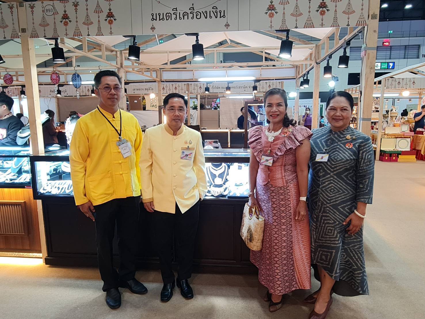 พิธีเปิดงาน Silk Festival 2024 สู่การพัฒนาที่ยั่งยืน ภายใต้แนวคิด Silk Success Sustainability ต่อยอดภูมิปัญญาผ้าไทย เพื่อยกระดับสู่สากล และพัฒนาอย่างยั่งยืน จัดโดยกรมการพัฒนาชุมชน กระทรวงมหาดไทย