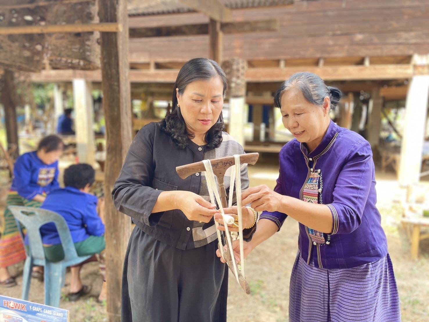 รองผู้ว่าราชการจังหวัดสุโขทัย ร่วมถ่ายทำรายการ”เมืองไทยดี๊ดี” ตอน : เส้นสายลายทองแห่งศรีสัชนาลัย
