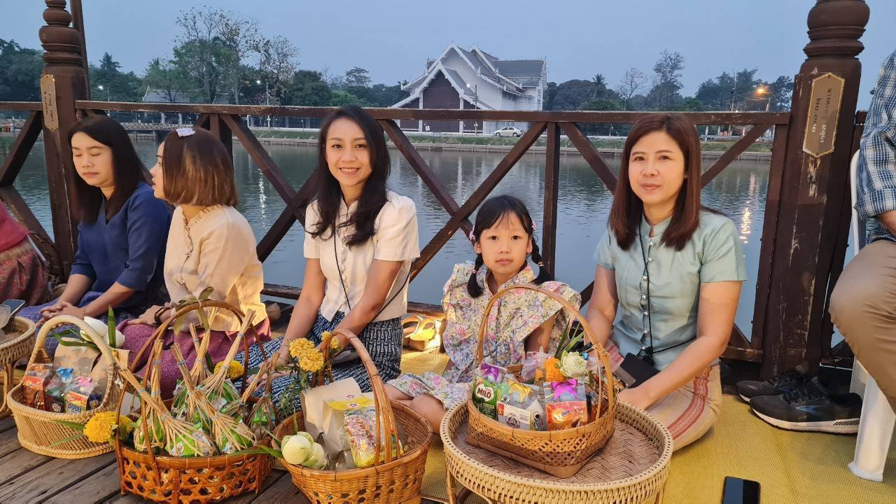 พัฒนาชุมชนสุโขทัยร่วมกิจกรรม “ใส่บาตร ใส่ใจ ใส่ผ้าไทย ไปออมบุญ”เพื่อเป็นสิริมงคลและสร้างขวัญกำลังใจในการทำงาน