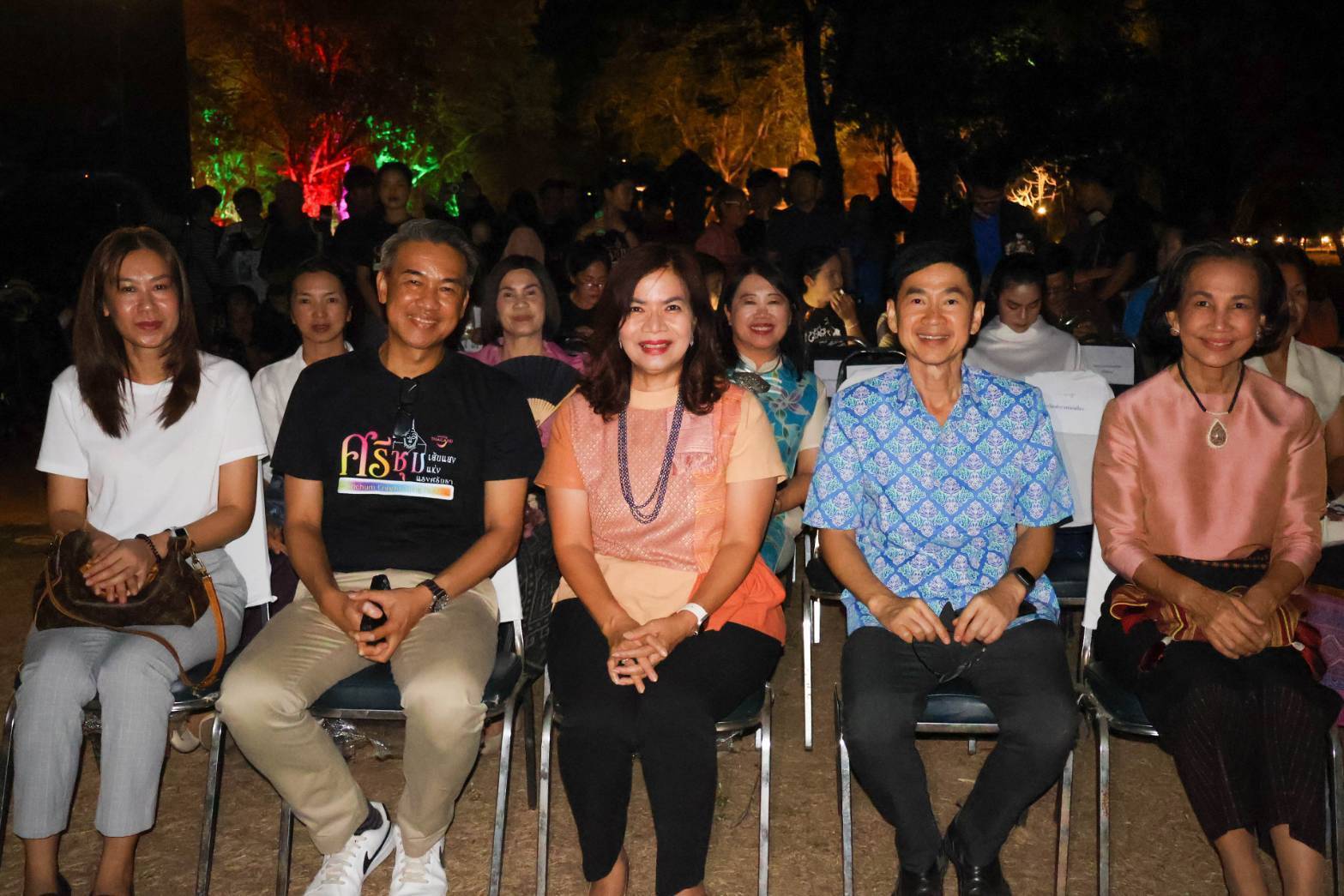 พัฒนาชุมชนสุโขทัย ร่วมชมการแสดง ศรีชุม เส้นแสงแห่งแรงศรัทธา : Sri Chum Enlightening Faith