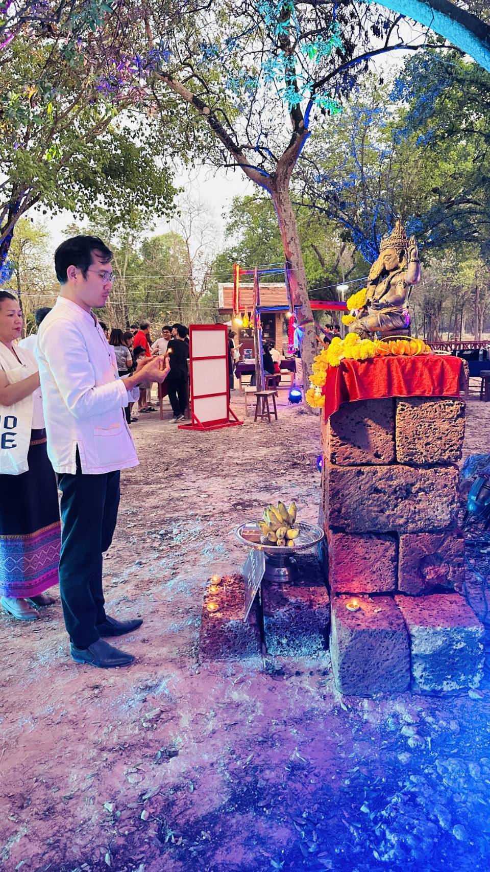 พัฒนาชุมชนสุโขทัย ร่วมชมการแสดง ศรีชุม เส้นแสงแห่งแรงศรัทธา : Sri Chum Enlightening Faith