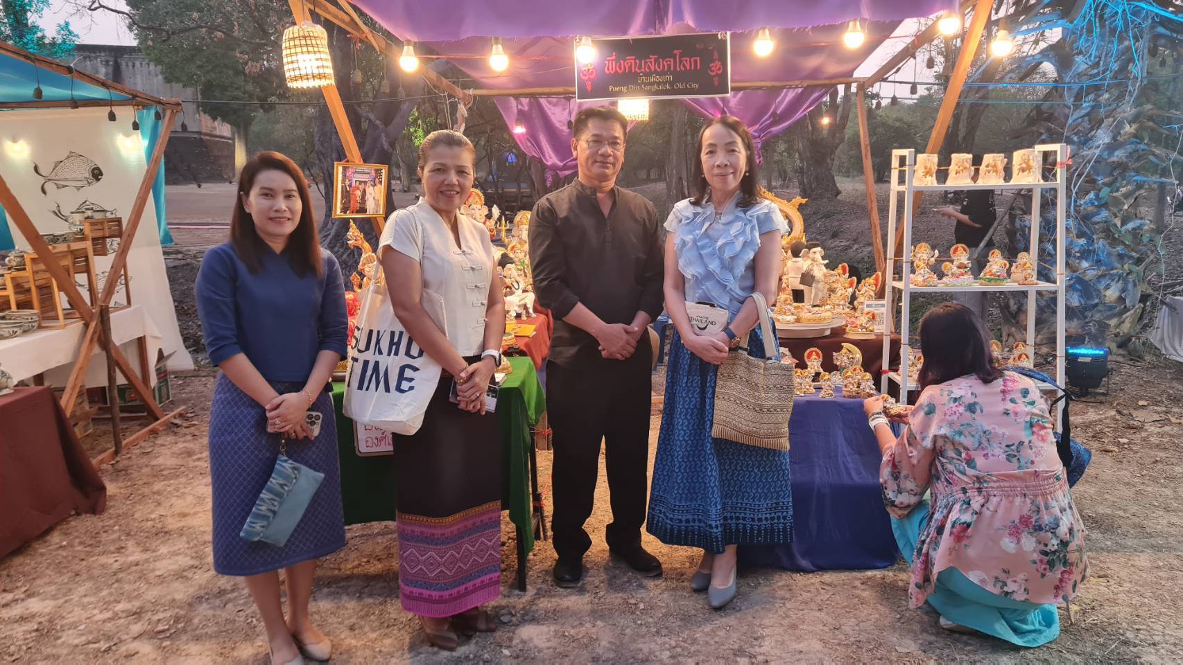 พัฒนาชุมชนสุโขทัย ร่วมชมการแสดง ศรีชุม เส้นแสงแห่งแรงศรัทธา : Sri Chum Enlightening Faith