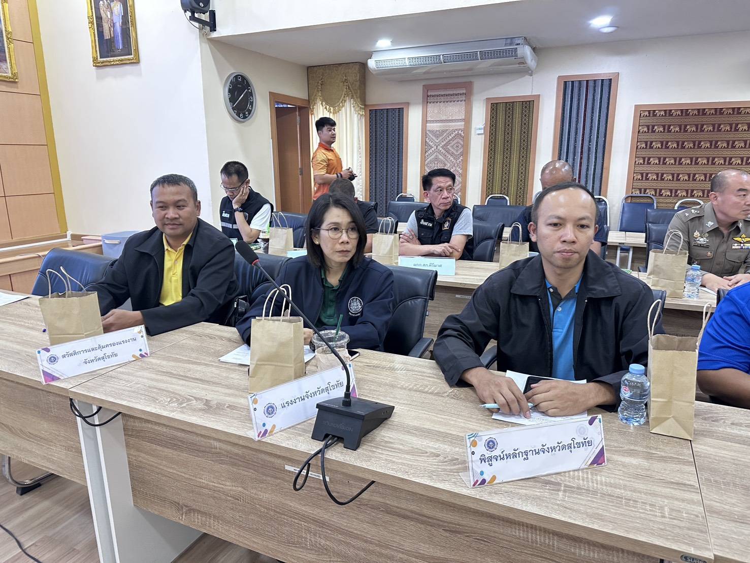 พัฒนาชุมชนสุโขทัยเข้าร่วมประชุมคณะกรรมการศูนย์อำนวยการป้องกันและปราบปรามยาเสพติดจังหวัดสุโขทัย (ศอ.ปส.จ.สท.) ครั้งที่ 2/2568