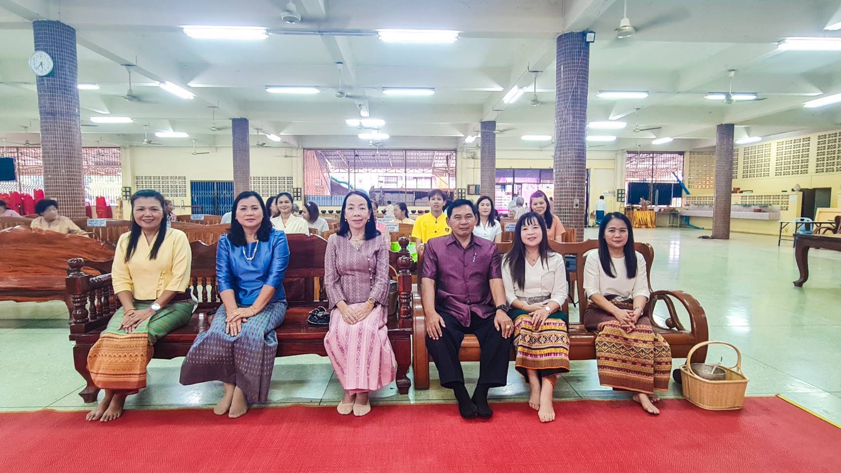 พัฒนาชุมชนสุโขทัยจัดกิจกรรม “ใส่บาตร ใส่ใจ ใส่ผ้าไทย ไปออมบุญ”