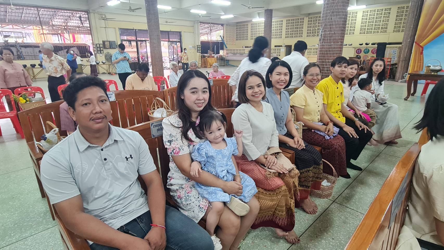 พัฒนาชุมชนสุโขทัยจัดกิจกรรม “ใส่บาตร ใส่ใจ ใส่ผ้าไทย ไปออมบุญ”