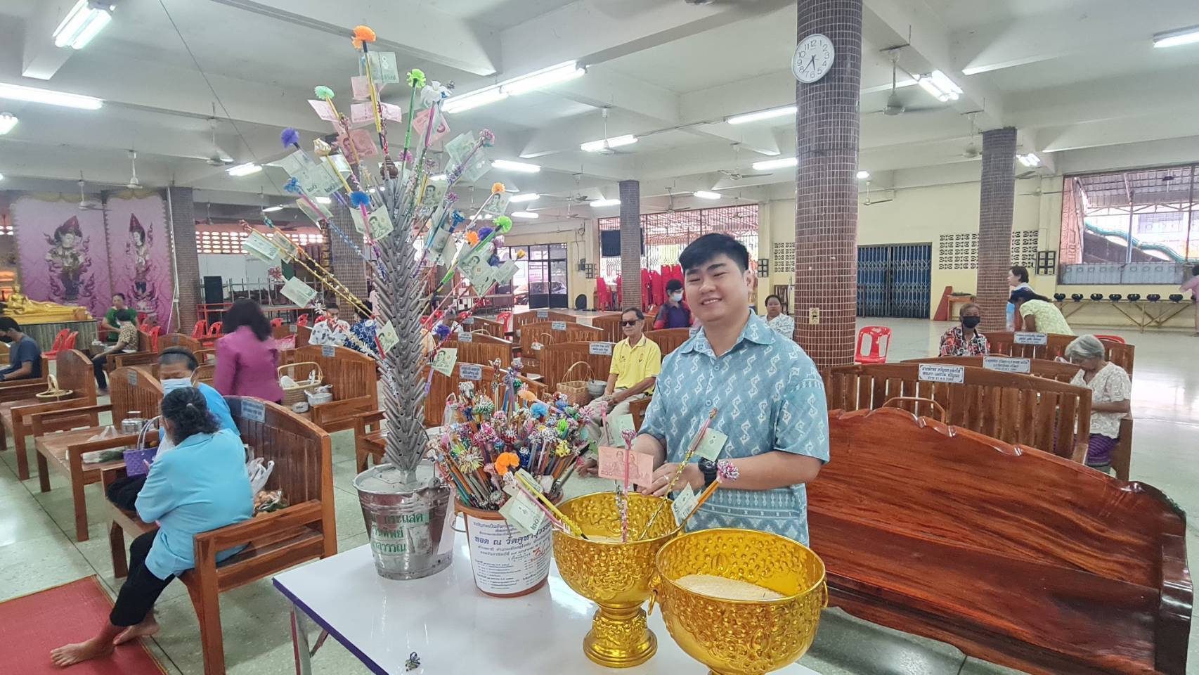 พัฒนาชุมชนสุโขทัยจัดกิจกรรม “ใส่บาตร ใส่ใจ ใส่ผ้าไทย ไปออมบุญ”